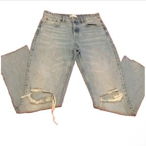 ZARA Women's straight leg jeans light blue wash distressed knee rips Size 8